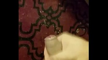 Horny bear cums within minutes