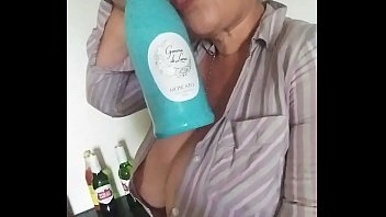 Solo-Sauerei mit Riesendurft-Titten