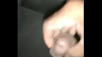 Jakol sa cr ng binata