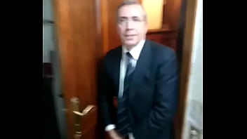 Video Arturo Perez Franco el Putero Mayor de Baraka se saca la Polla mientras Trabaja