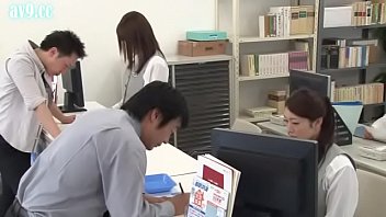 【小早川怜子 木崎実花】真面目な銀行員のお姉さん達が卑猥モード突入！全力セックスに乱れちゃう