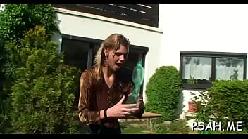 Les Copains Du Soutien-Gorge De Bébé Ont Joué Et Baisé