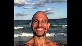 MAXXX LOADZ THE HAPPY PORNSTAR