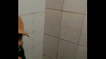 Coquins Baisent Dans La Salle De Bain Après Les Cours