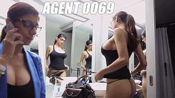 BANGBROS-アサンテストーンはバナナを使ってミアハリファのアラブパパイヤを押しつぶします