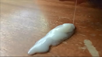 lechecita rica (cum on the table)