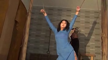 Gefesselte Studentin: Verbotene Lust Packt Zu