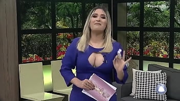 Jaquelline Cruz - Decote Lindo e Maravilhoso