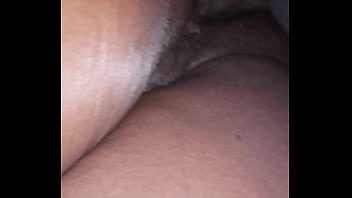 Warmes Muschi-Spiel: Berührungen, die vibrieren