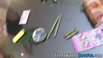 Teen Parties For Cumshot...