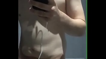 Masturbando no Banheiro Bem Gostoso...