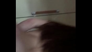 Ragazza gode col cazzo dentro del suo amante...