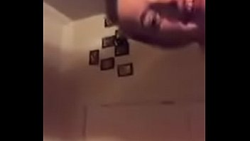 periscope girls kissing 10  