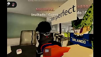 Chica viaja a un universo alterno para encontrarse a ella misma en su versión hombre y follarselo en una sala de masajes