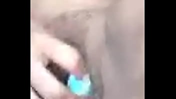 Avec Une Bouteille De Sexe Crémeux