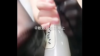 妈妈抱着8岁女儿让14岁儿子操 2025