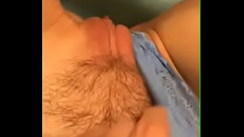 Amateur young girl showing her horny pussy