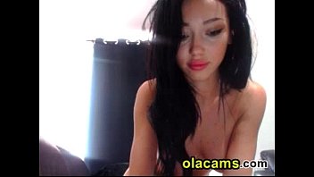 Sweet brunette babe big-tits on webcam