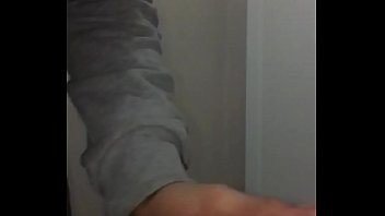 ass shaking in leggings / slow motion