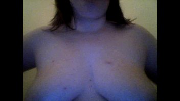 plays with her tits