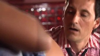 Küchen-Fick: Blondine Schreit Ekstase!