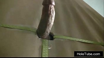 Blondinen-Gloryhole: Geburtstags-Stöhnen