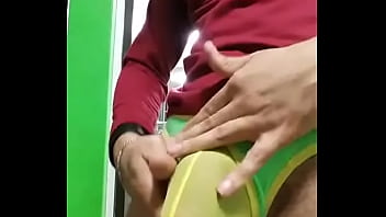 Marcando Mi Bulto En Mi Pantalon 2...