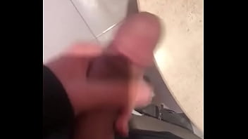 Novinho português na punheta