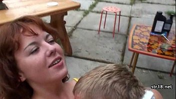 Cute teen amateur gives an amazing suck & fuck
