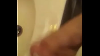 Teen nuts in sink