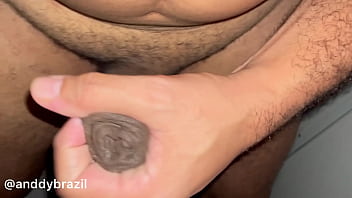 Me chefe me levou para  uma cabine com a esposa dele e pediu que eu fodesse os dois...