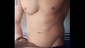 Guia de como criar um cu com uma camisinha