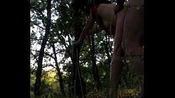 Fichtenwald-Fick: Roh & Tief im Dunkeln