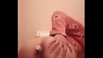 Flaca Se Dilata El Culo...