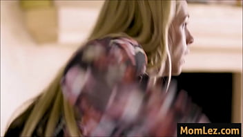 mom on mom