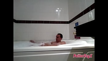 Petter Dogx Tomando Banho Sozinho Na Banheira Da Sua Casa Muiot Sexy...