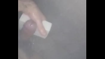 Pija Joven En Ducha Caliente...