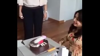 Delhi college girls masti with cake