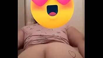 Gordibuena Ouvre Ses Fesses Pour Montrer Son Petit Cul