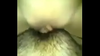 Mujer Comiendo Bien Rico...