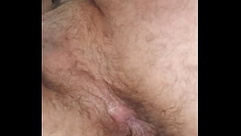 Jugando rudo con un dildo