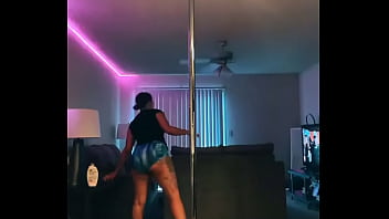 Watch Amanda Clap Pt 1...