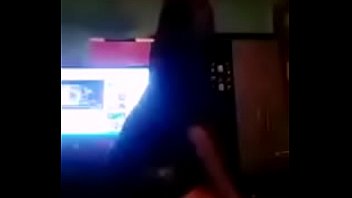 Paolla cupper rebolando