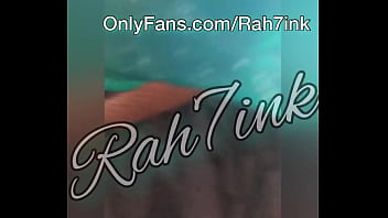 Pretty shaved pussy had to cum