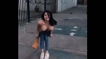 Desnudandome En La Calle Teen De 18...