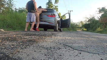 Geile Ehefrau im Tanga im Wald - 2 Minuten