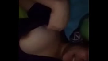 Kneecoleslaw nip slip