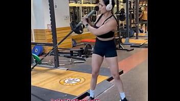 Let’s “Get Low “with This Barbell workout to Move FastTwitch Muscles #fasttwitch #muscles #strongwomen #fyp #d ...