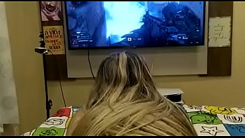 Jogando e SENTANDO