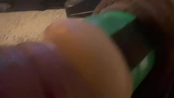 Pinker Dildo mit Loch